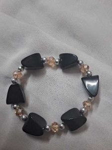 Elegant Black Beaded Shining Bracelet