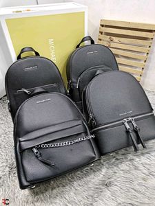 MICHAEL KORS*  *MEDIUM SIZED PEBBLED LEATHER BACKP