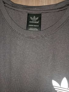 Adidas Tshirt (M) Size