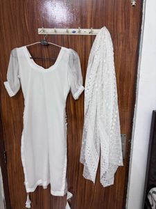 a 2 piece set including kurta , chunni