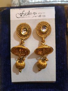 Elegant Gold Jhumka Earrings