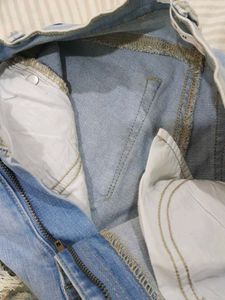 Light Wash Ripped Jeans