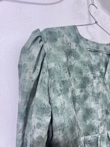 Trendy V-Neck Smocked Waist Top