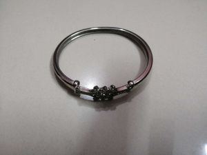 Elegant Crystal Embedded Hinged Kadas Set