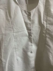 Classic White Sleeveless Button-Up Top