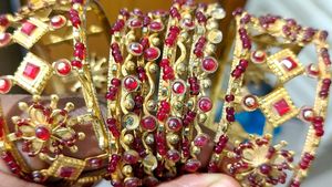 Gold and Ruby Bangle Set