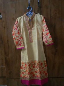Elegant Embroidered Kurta for Women