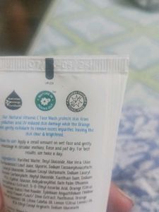 The Mom's Co Natural Vitamin C FAce Wash