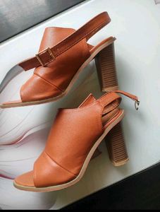Women's Tan Heeled Sandals