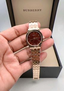GUCCI PREMIUM LADIES WATCH AT SALE