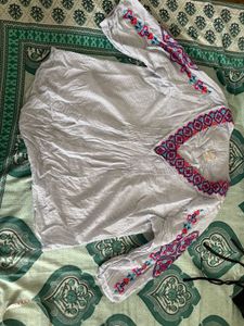 Embroidered V-Neck Cotton Kurta