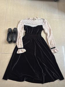Elegant Velvet & Lace Midi Dress