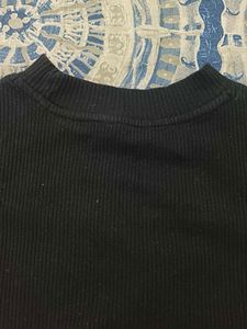 Ribbed Black T-shirt