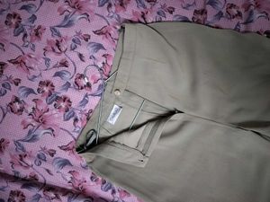 Stylish Wide-Leg Neutral Trousers