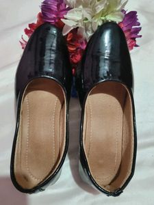 Shiny Black Ballet Flats