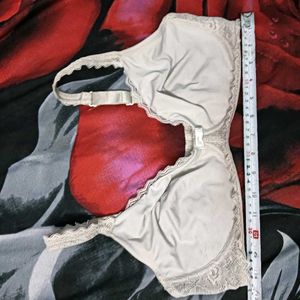 Comfortable🅰️ Everyday Bra with Lace Trim