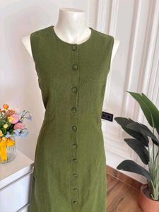Elegant green linen dress
