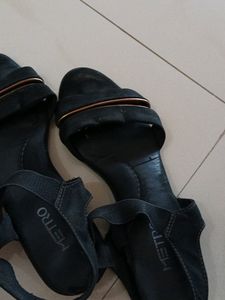 Chic Black Suede Strappy Sandals