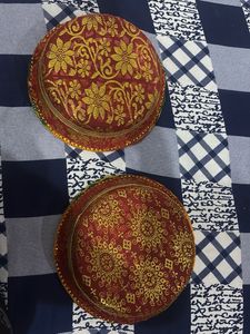 Set of 2 gifting baskets