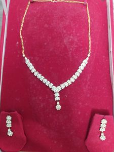 Stunning Crystal Necklace and Earring Set