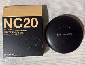 MAC Studio Fix Powder Plus Foundation NC20