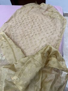 Elegant Beige Dupatta with Gold Paisley Print