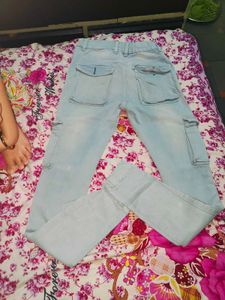 6 Pocket Jeans With Beautiful Shirt
