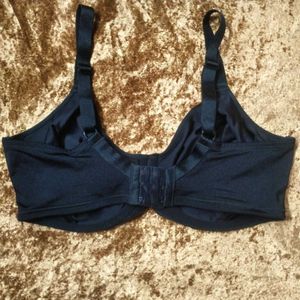 black underwired brassiere