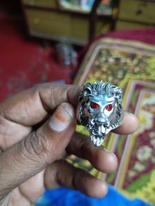 Lion Face Ring.