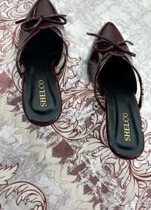 Chic Maroon Bow Heels
