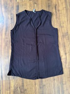 Sleeveless V-Neck Black Top