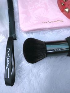 Original MAC Foundation Brush Duoand Pouch