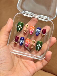 Press-On Nails Set