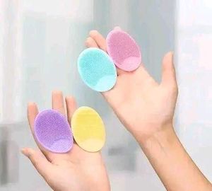 Silicone Facial Cleansing Pads (Set of २)