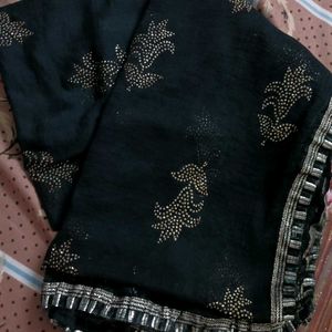 Beautiful dupatta, classy, and full of shimmer!😻