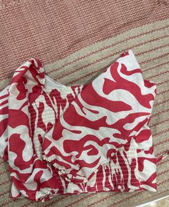 Red &amp; White Abstract Print Puff Sleeve Top
