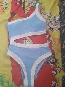 Cutout trikinis