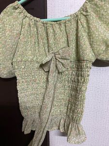 Chic Floral Smocked Crop Top