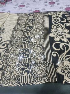 Elegant Saree with Floral Design cream and black