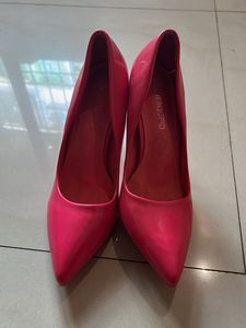 Hot Pink Heels