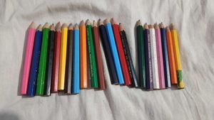 Assorted Colored Pencils Set