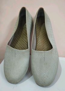 Lightweight Grey Slip-On Flats