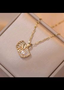 18k Gold Plated Shell Pearl Necklace (New Design)