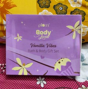 Plum BodyLovin' Vanilla Vibes Gift Set