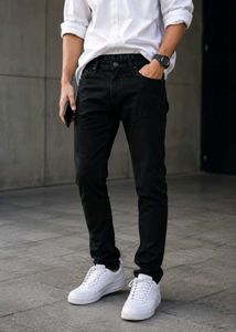 Signature Black Jeans | Timeless Style