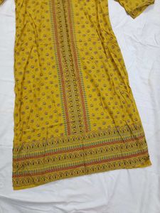 Yellow Printed Kurta with Multiple Styling Options