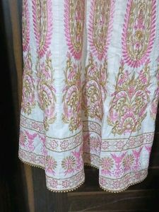 Elegant White &amp; Pink Embroidered Kurta
