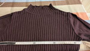 Ribbed Mock Neck Top