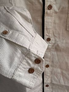 Men's Patterned Button-Down Shirt