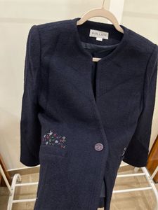 FOX LADY NAVY BLUE FLORALEMBROIDERED POCKET BLAZER